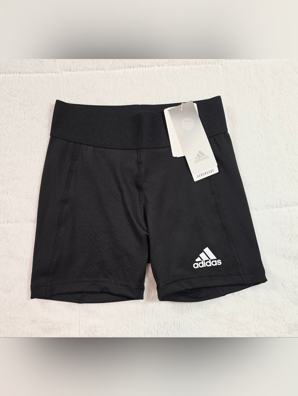 High-stretch fabric for freedom of movement. Wide elastic waist for a secure fit